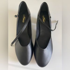 Tap shoe size 9. SoDanca BRAND NEW. Perfect dance/tap class shoe with heel